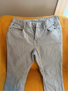 Old Navy Slim Straight Jeans in Light Beige